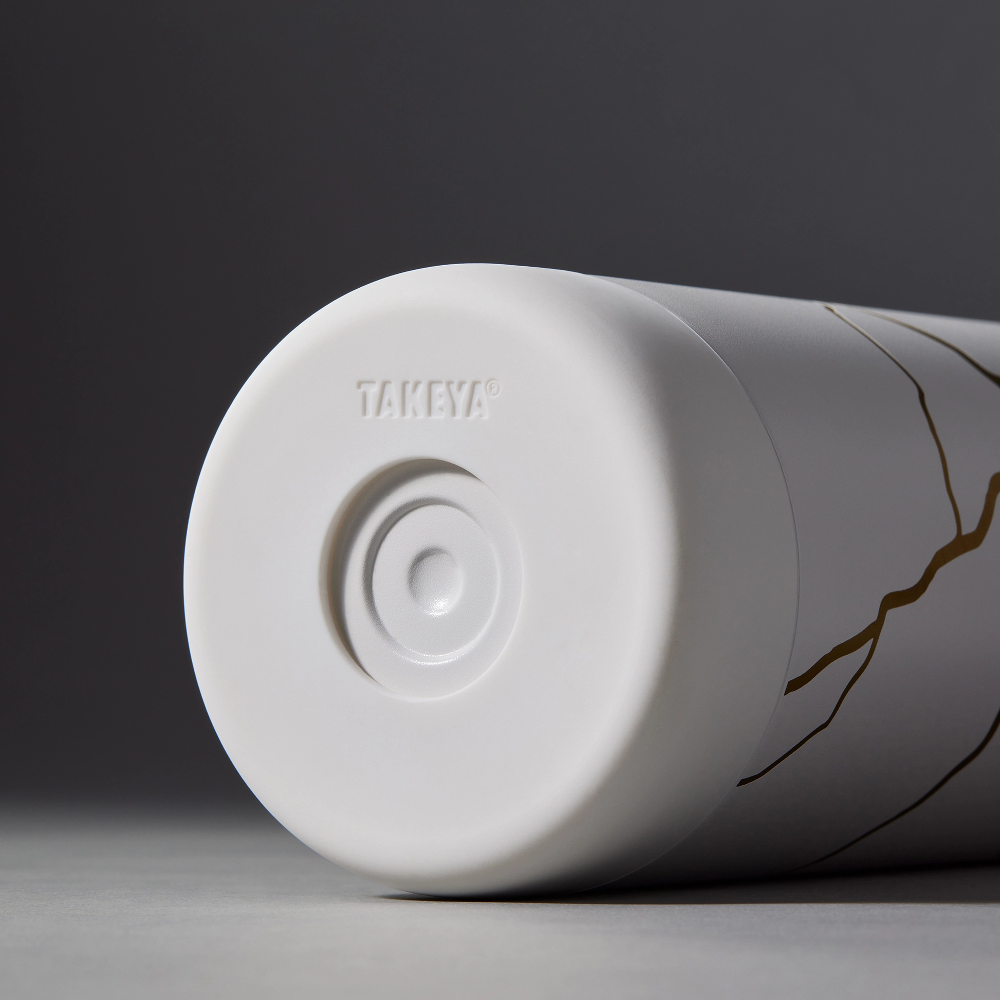 kintsugi-water-bottle-with-straw-lid-r5 51389-TK_HO25_Kintsugi_Takeya9255.png