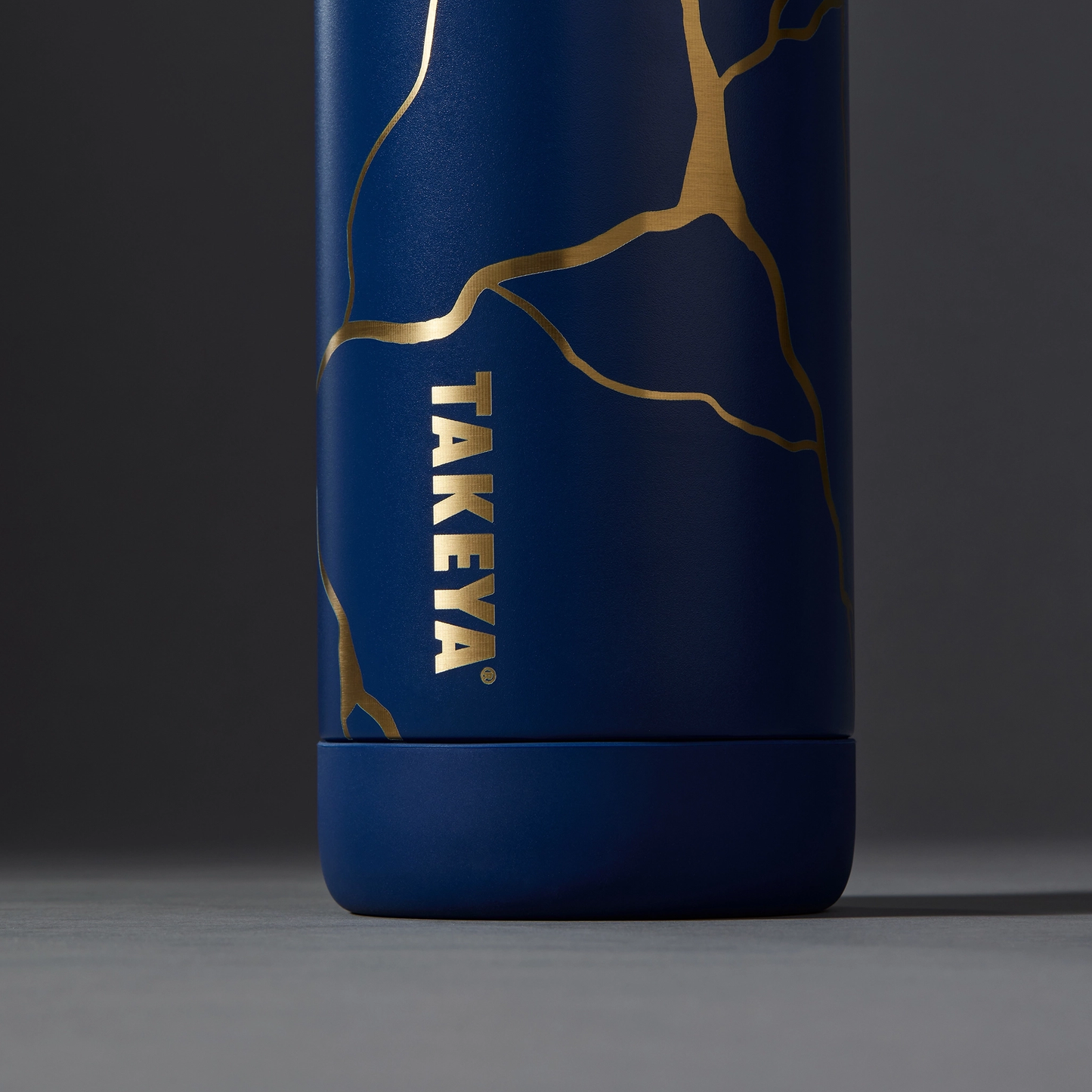 kintsugi-water-bottle-with-spout-lid-d1 51390-TK_HO25_Kintsugi_Takeya9241_Crop.png