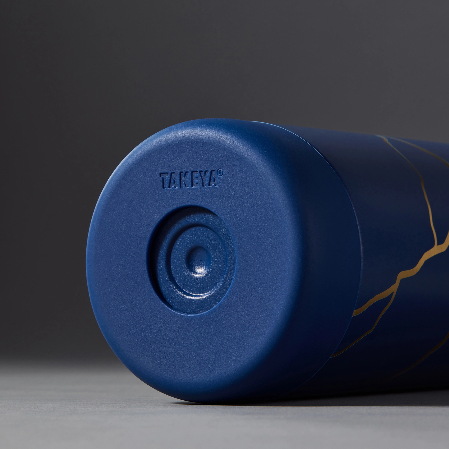 kintsugi-water-bottle-with-spout-lid-d1 51390-TK_HO25_Kintsugi_Takeya9249.png
